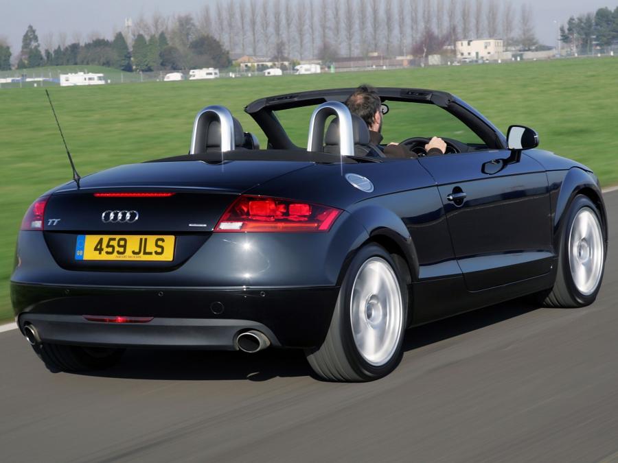  Audi TT Roadster (8J) 2007 года  (UK) (фото 8 из 14)